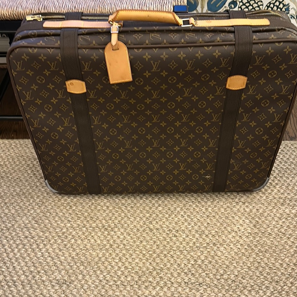 Suitcase! - Picture 2 of 2